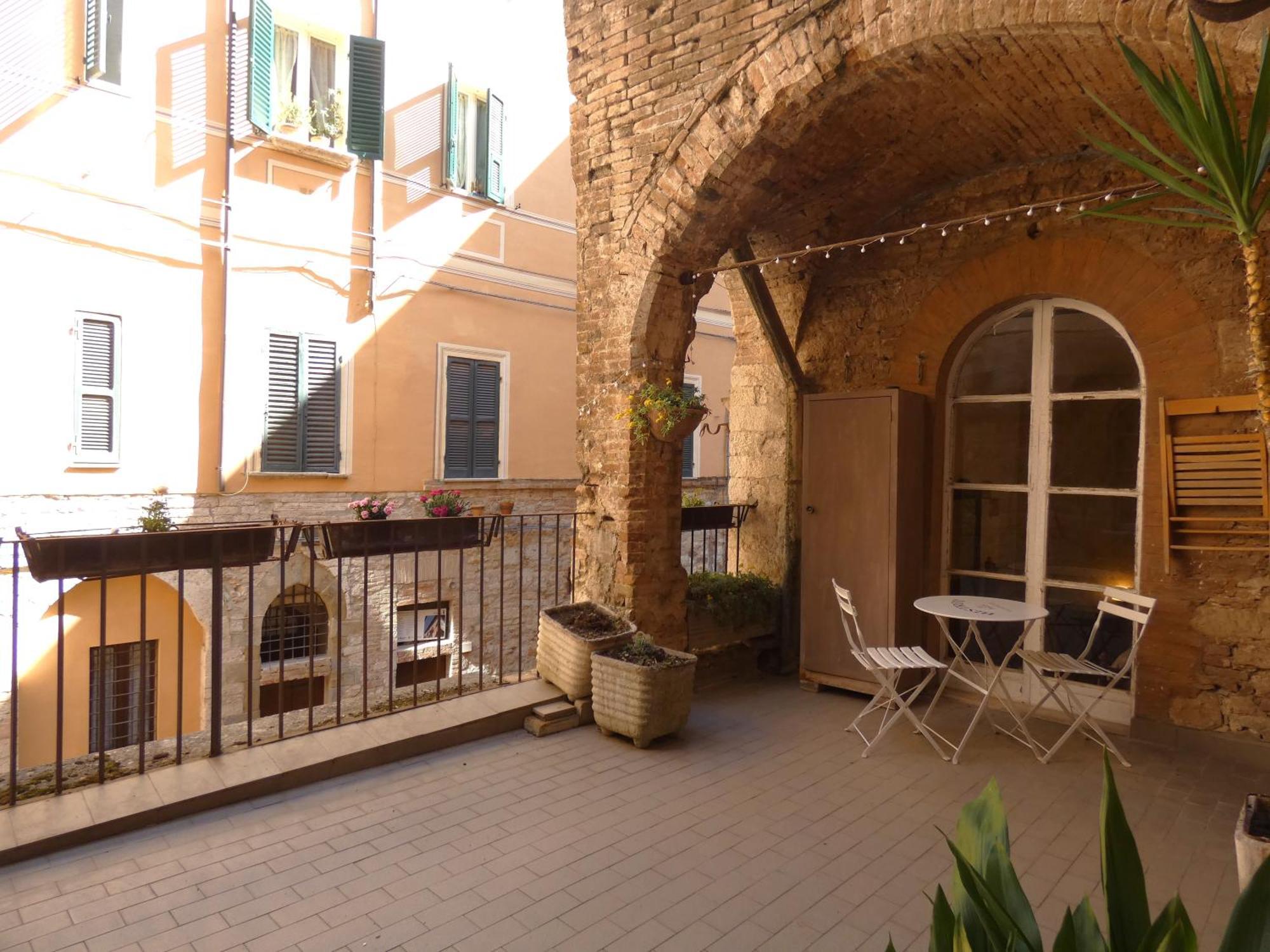 Via Vincioli - La Terrazza Nel Cuore Di Perugia Перуджа Екстериор снимка